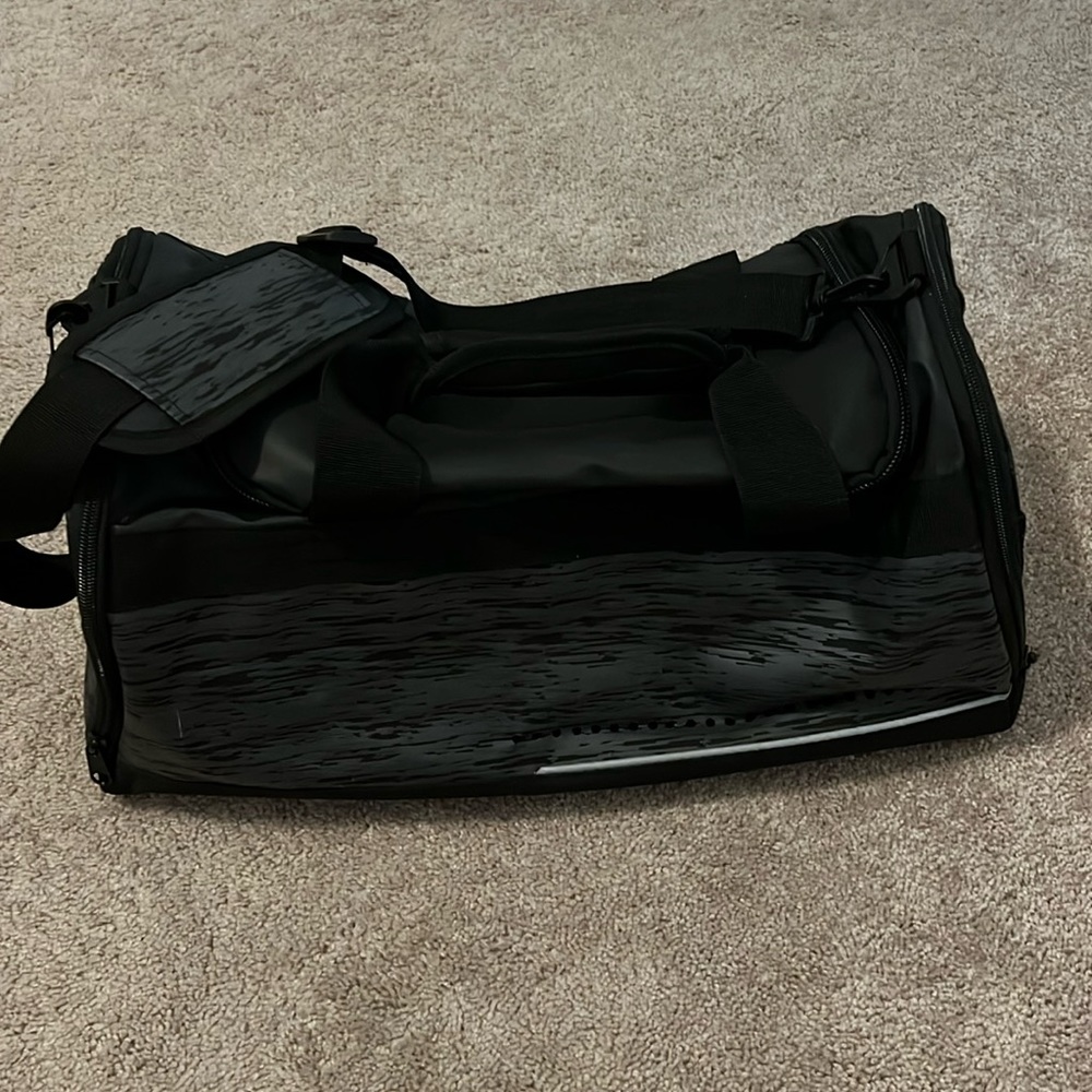 More sports duffle bag
